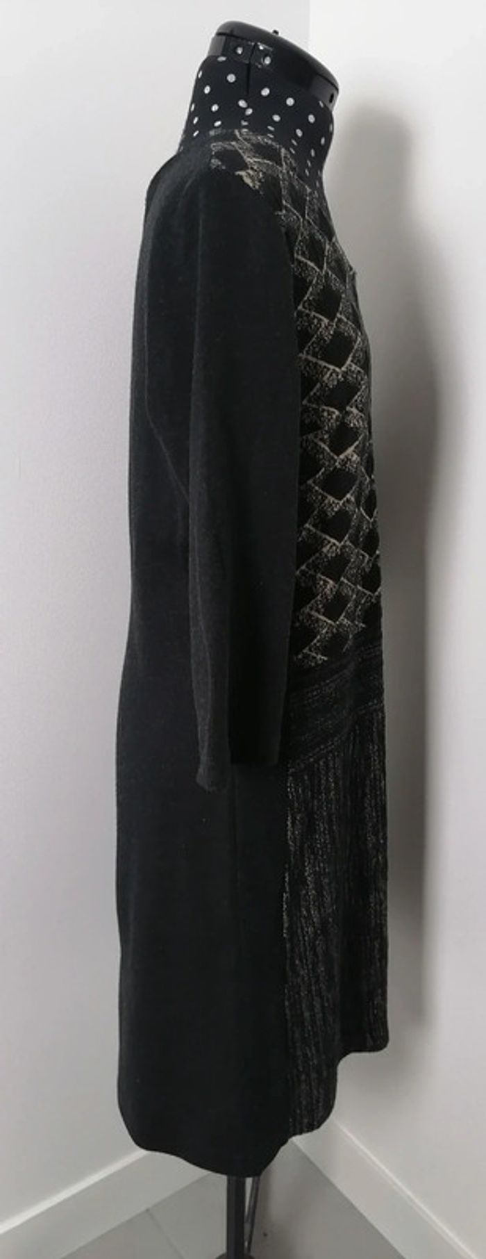 Robe d'hiver motif géométrique noir beige tendance Taille M La Fée Maraboutée - photo numéro 3