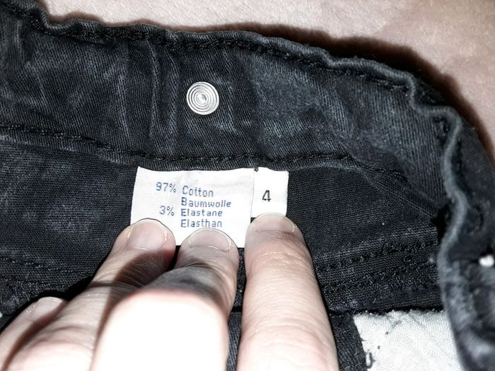 🎀 Jupe en jean noir avec strass en 4 ans 🎀 - photo numéro 3