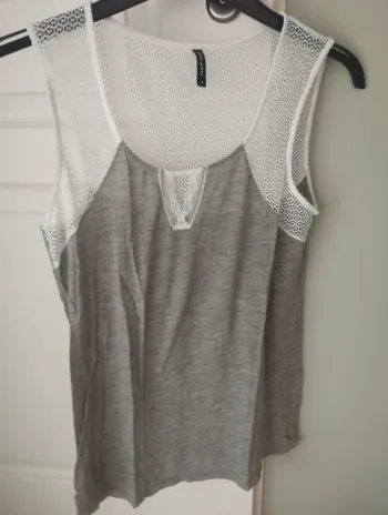 Débardeur gris avec dentelle naf Naf S