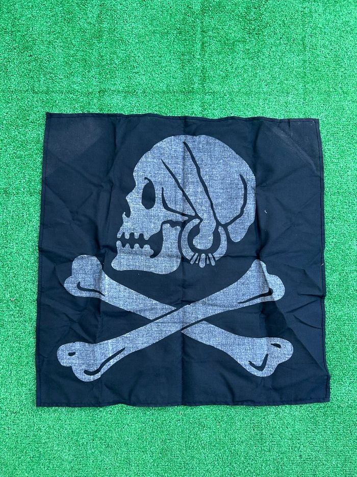 Drapeau pirate tissu carré 55 x 55 cm – tête de mort Jolly Roger - photo numéro 2