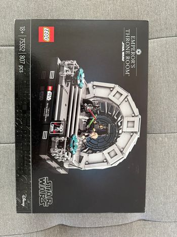 LEGO 75352 NEUF Diorama de la salle du trône de l’Empereur Star Wars Dark Vador obi wan kenobi