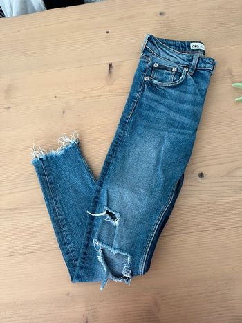 Jeans troué Zara