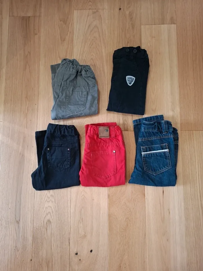 Lot 5 pantalons 18 mois - Très bon état - photo numéro 4