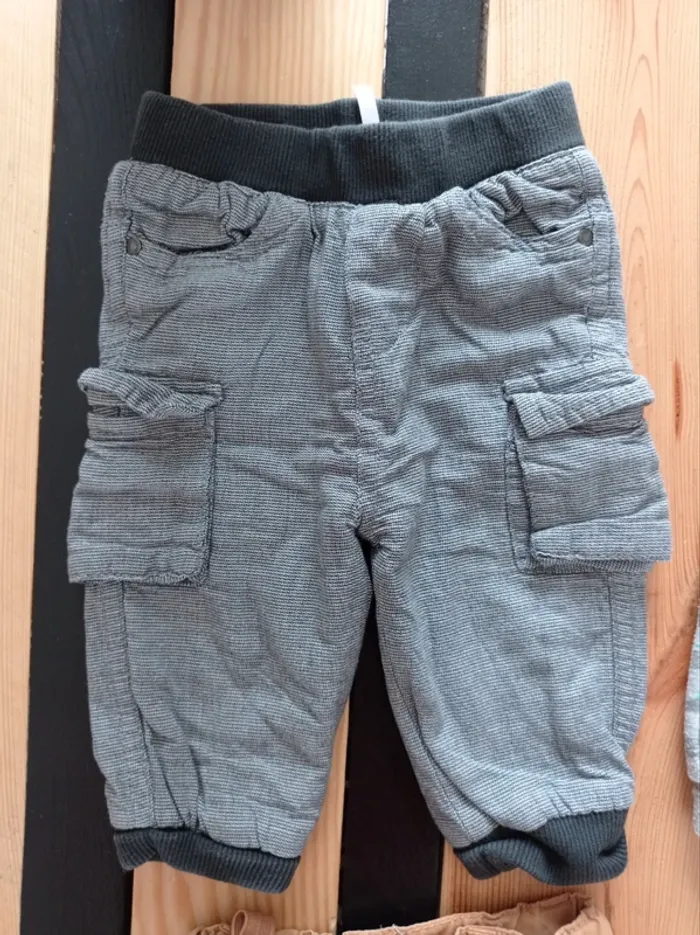 Lot pantalon 6 mois - photo numéro 2