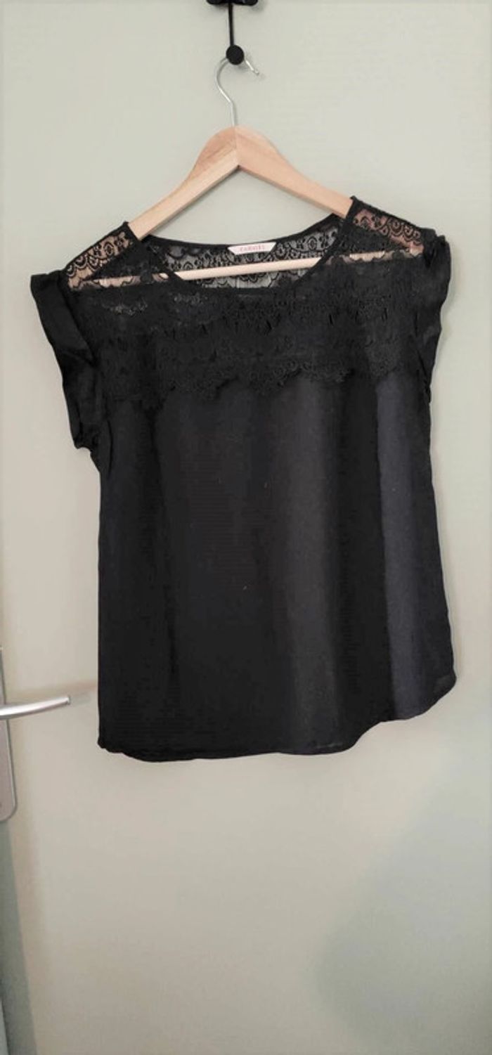 👚Haut Noir et dentelles Camaïeu T38👚