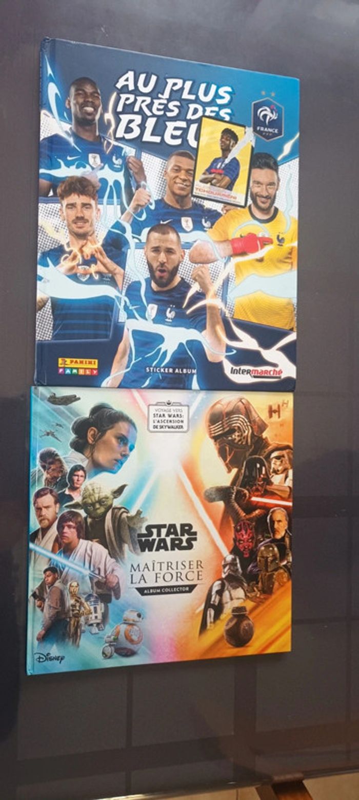 Lot de 2 livres football et star wars avec autocollant