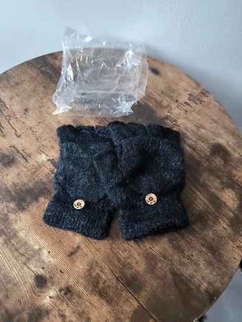 Mitaine à rabats neuf noir tout doux