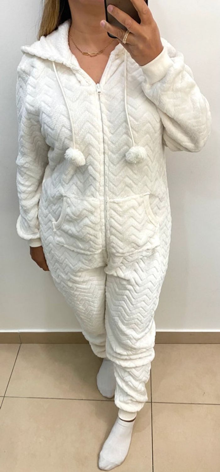 Combinaison Pyjama Douce Avec Capuche Taille S-M - photo numéro 5