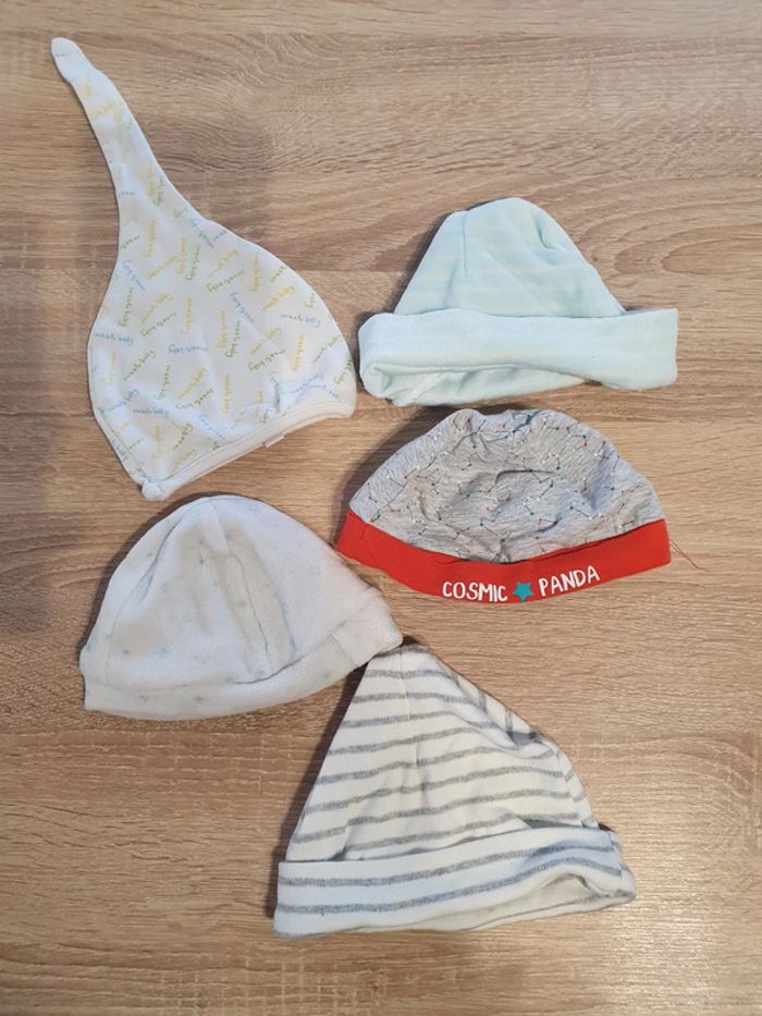 5 bonnets bébé 3/6 mois
