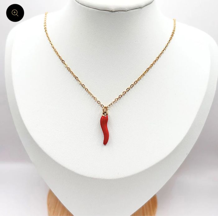 Collier piment porte bonheur