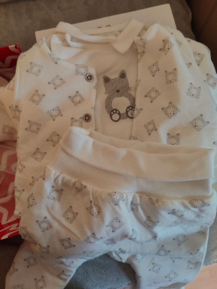 Ensemble Okaïdi neuf avec boîte et étiquette - photo numéro 4