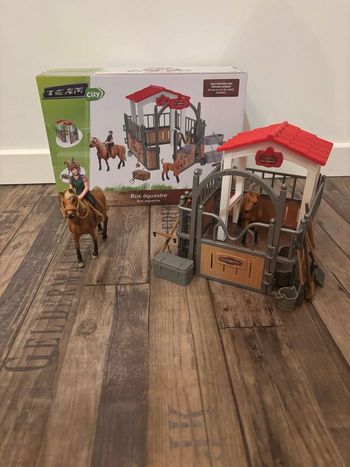 Box équestre jouet comme NEUF