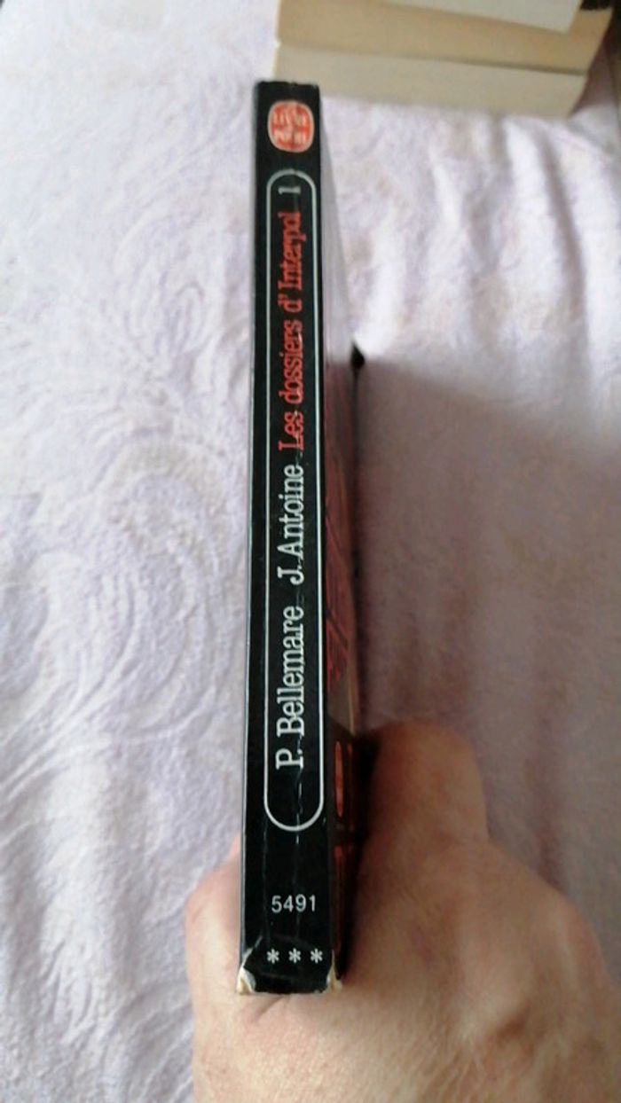 Dossiers d interpol - photo numéro 3