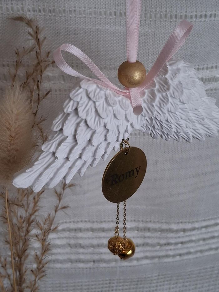 Ailes d’Ange avec Médaille Personnalisée – Décoration d’Hommage et Souvenir d'un être cher - photo numéro 4