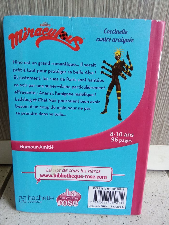 Livre roman bibliothèque rose miraculous, coccinelle contre araignée,  numéro  17 - photo numéro 2