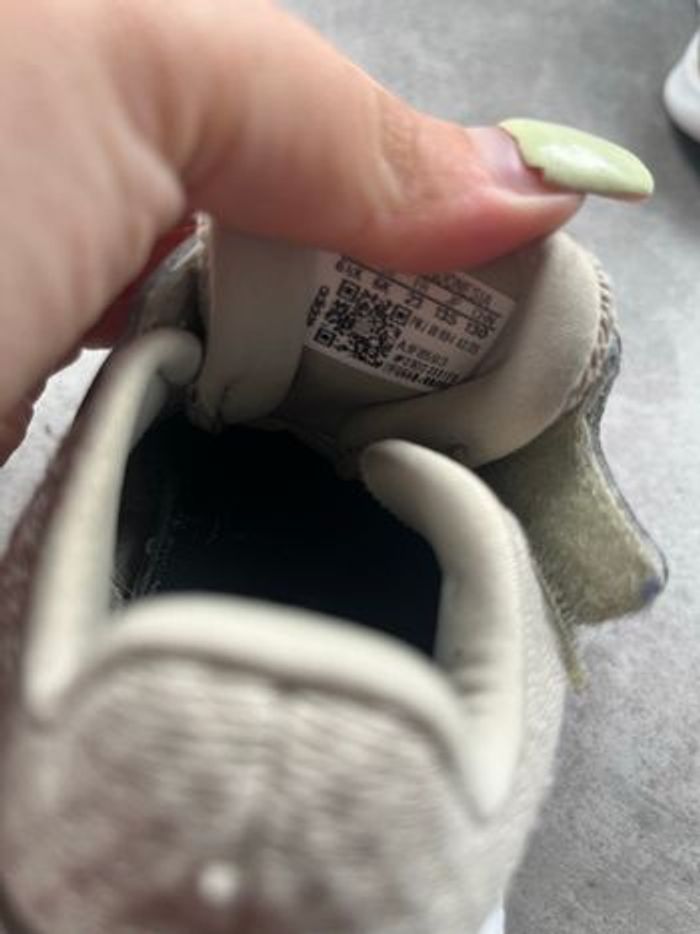 Chaussure adidas taille 23 - photo numéro 5