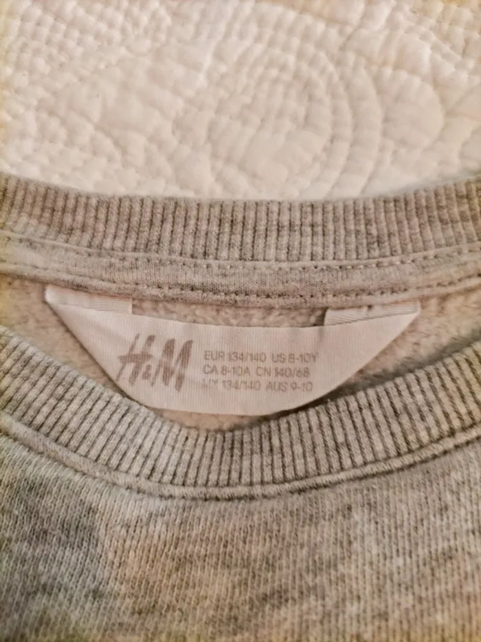 Sweat gris étoiles paillettes - H&M - 9 ans - photo numéro 2