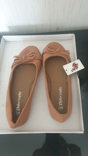 Ballerines neuves.