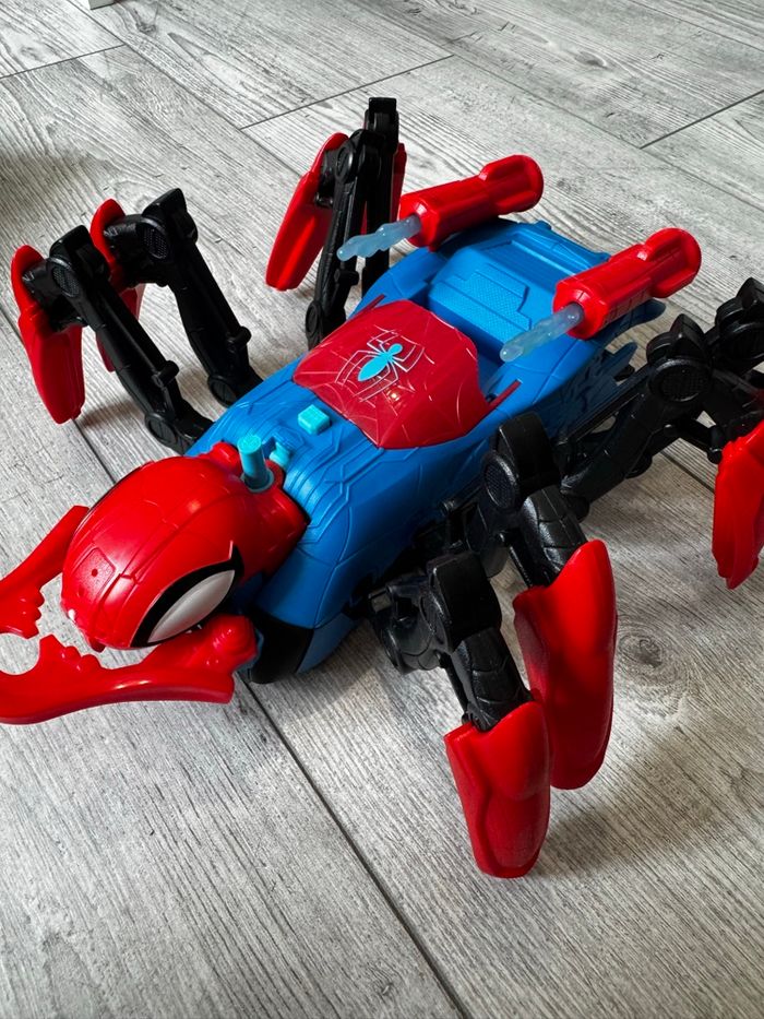 Véhicule araignée de combat Spiderman