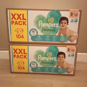 Lot Pampers harmonie taille 3(208 couches)