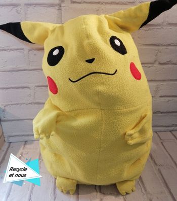Grande et grosse peluche Pokémon