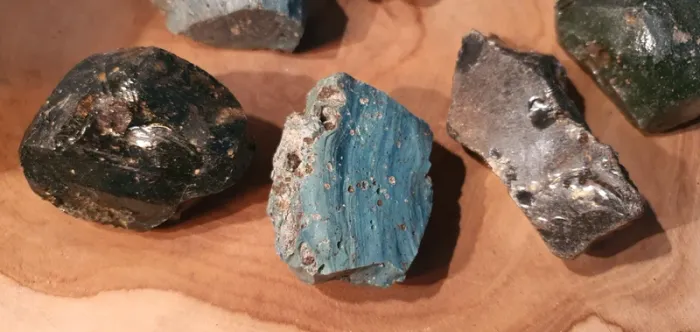 Morceaux de verre fondu vert – résidu ancien de forge – curiosité minérale - photo numéro 7