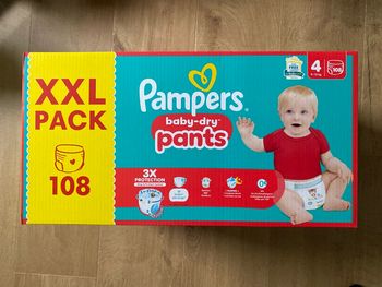 Couches Pampers pants taille 4 neuf