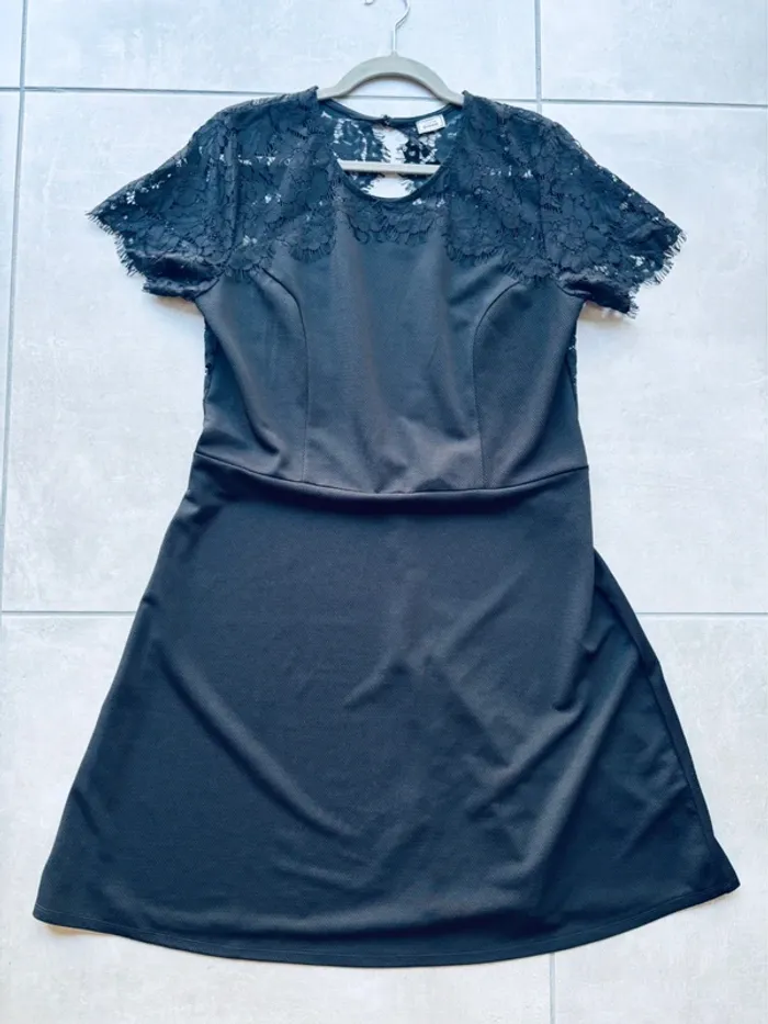 Magnifique robe Pimkie dentelle noire neuve