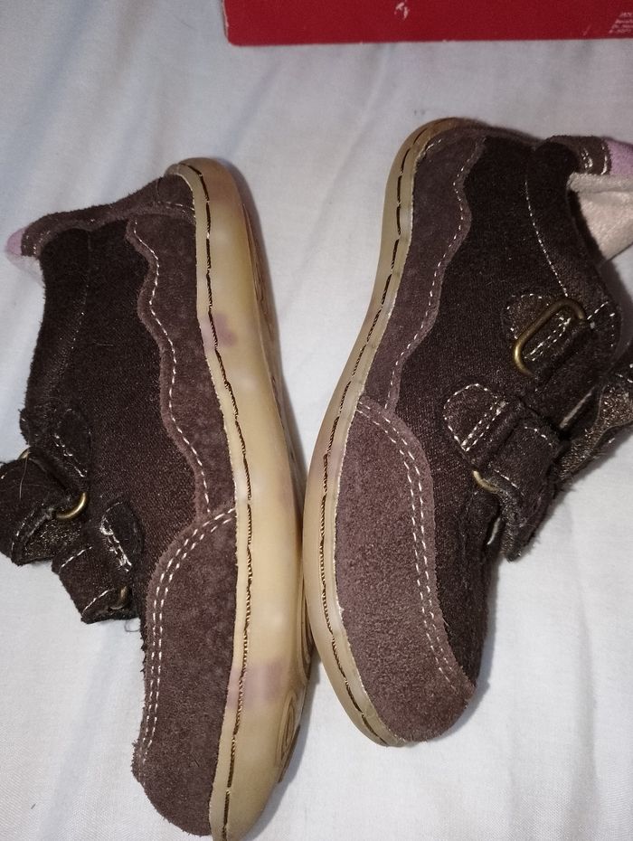 Chaussures de loisirs enfant Pointure 23 comme neuve - photo numéro 7