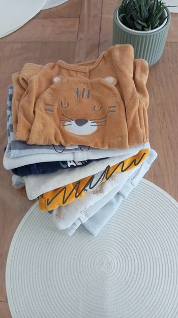 Lot de 8 pyjamas 1 mois