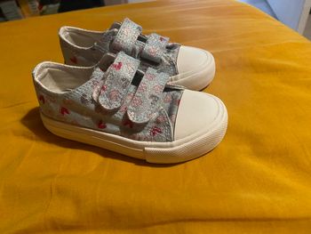 Chaussure en toile bleu pailletté taille 22
