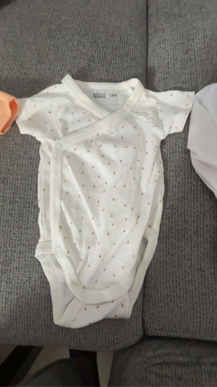 Body bébé, trois mois - photo numéro 4