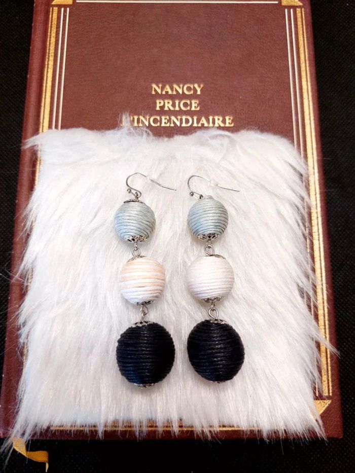 Magnifique paire de boucles d'oreilles pendantes style bohème - photo numéro 4