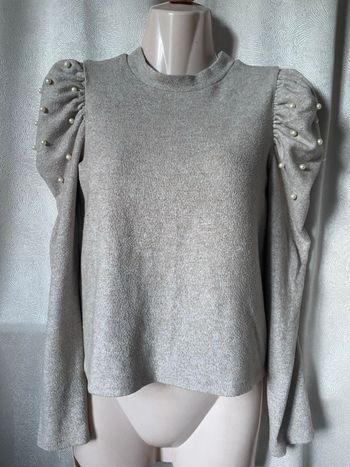 Pull beige manches ballons avec perles M Zara
