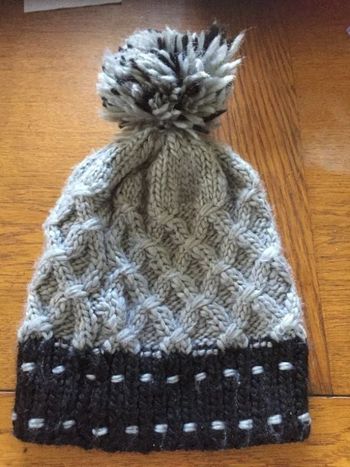 Bonnet gris à pompon M