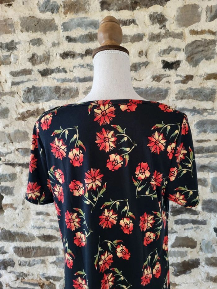 T-shirt blouse fleurie manches courtes noir et rouge orangé
Blancheporte
Taille 38 - photo numéro 7
