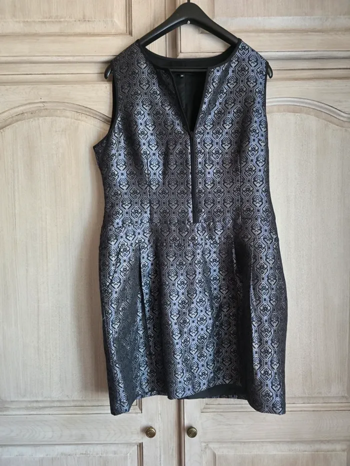 Robe brillante caroll taille 44