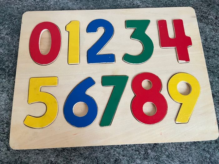 Puzzle en bois chiffres - photo numéro 6