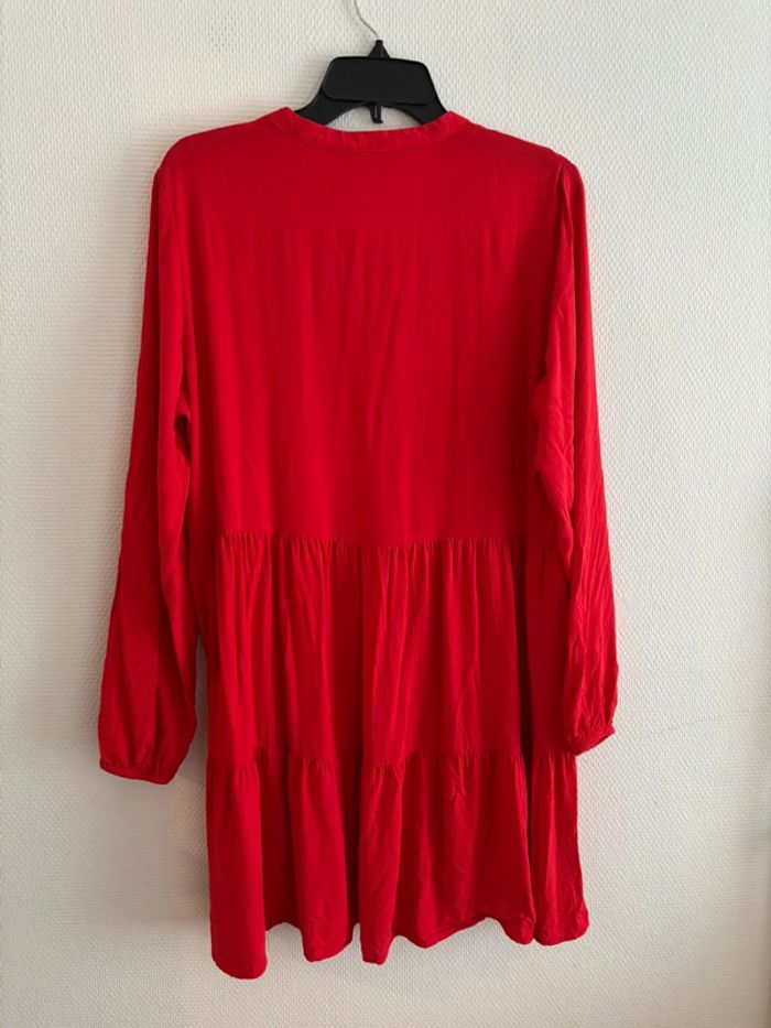 Robe rouge fluide - photo numéro 4