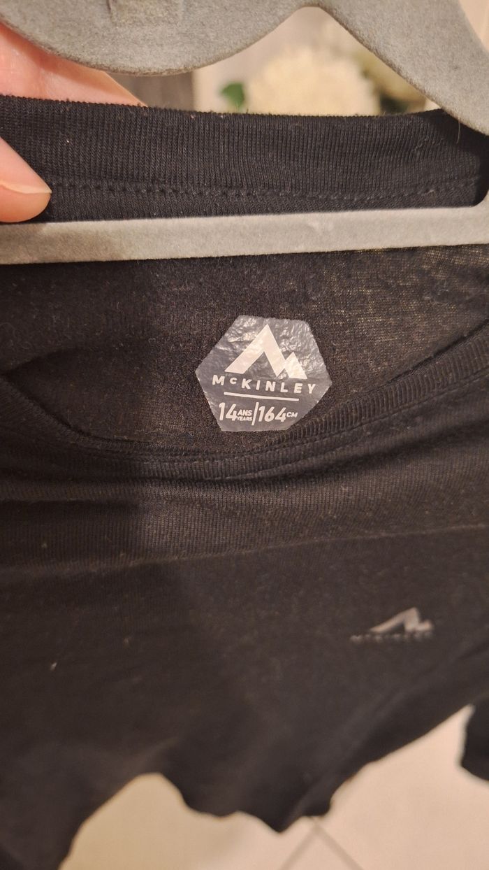 Haut thermique noir waldo McKinley - photo numéro 2