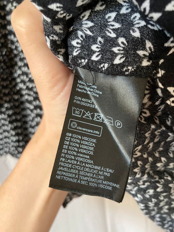 Blouse sans manches noire à motifs H&M 38 - photo numéro 4