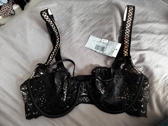Soutien gorge rouge gorge