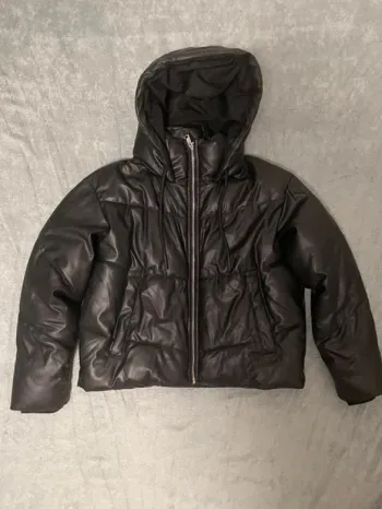 Doudoune a capuche Zara