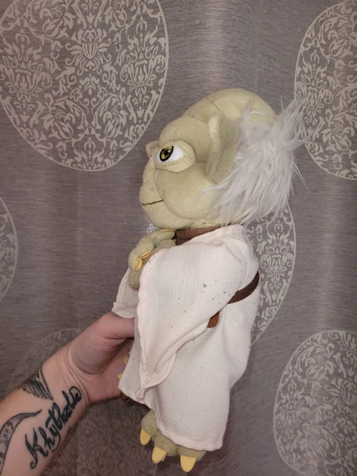 Peluche maître yoda disney - photo numéro 2