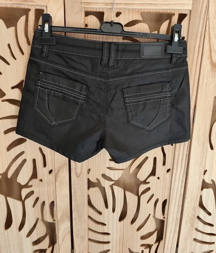 Short enduit taille 38 Pimkie - photo numéro 11
