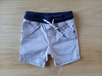 Short léger, taille 12 mois