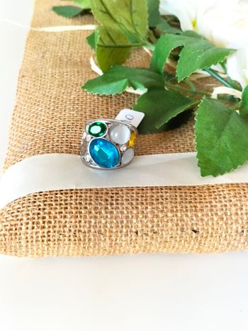 Bague argentée originale en acier inoxydable colorée avec pierres neuve