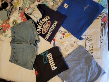 Lot 5 Tee-shirt manches courtes et 1 short en jean