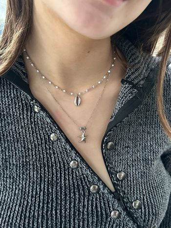 Collier à plusieurs rangs en acier et émail blanc