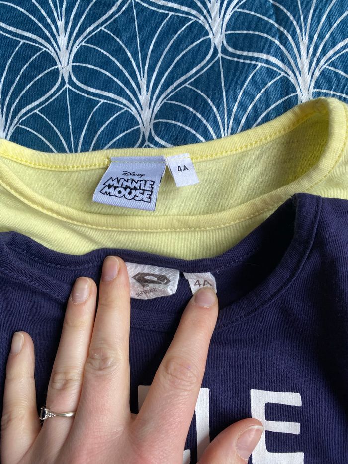 Lot 2 hauts 4 ans - photo numéro 2